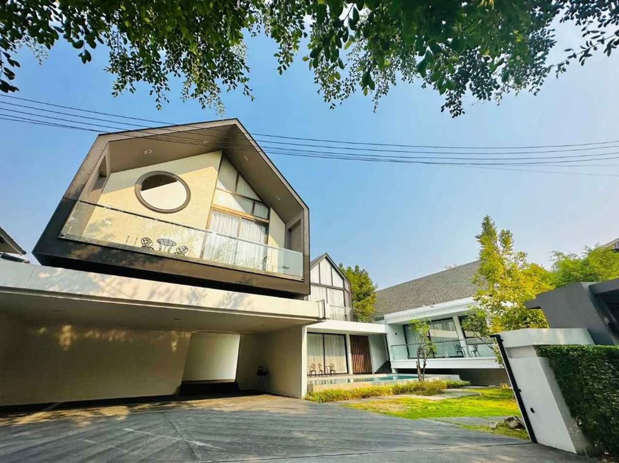 5 Bed House for Rent in Hang Dong - Image 1
