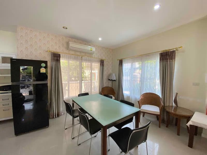 4 Bed House for Rent in Mueang Chiang Mai
