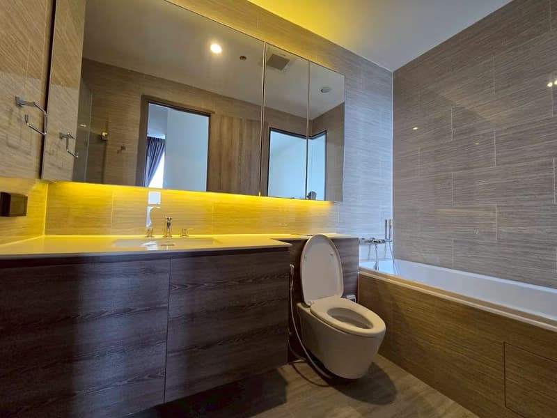 2 Bed Condo for Rent in Phra Khanong