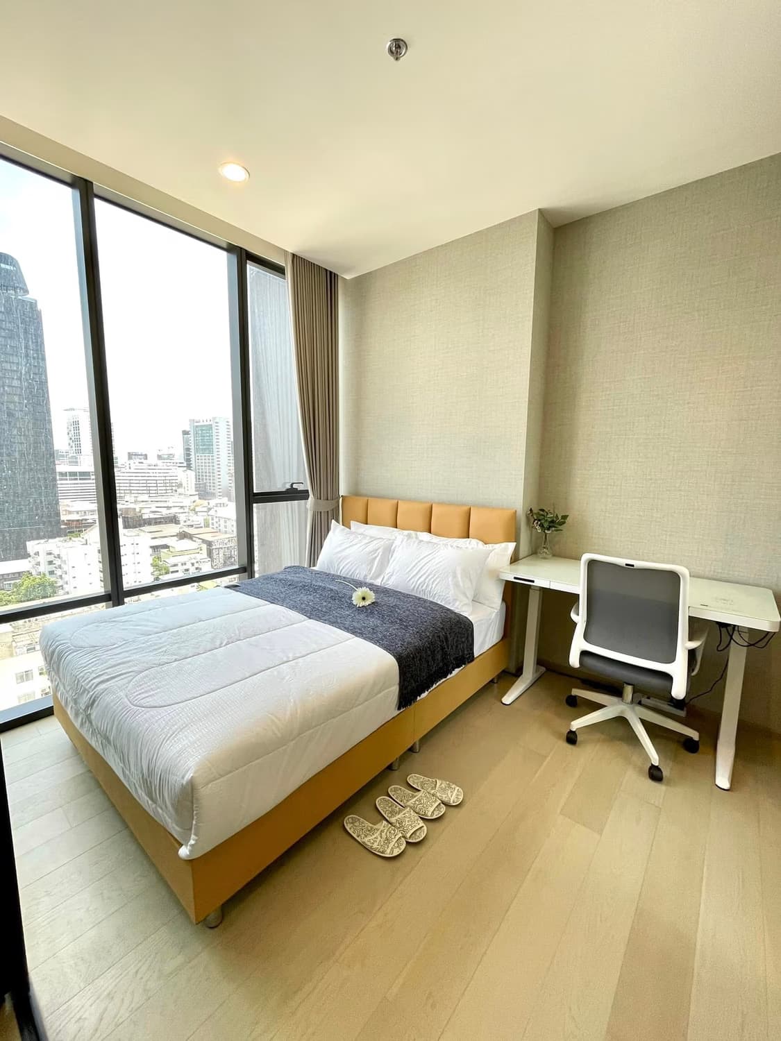 1 Bed Condo for Rent and Sale in Phaya Thai - Image 6