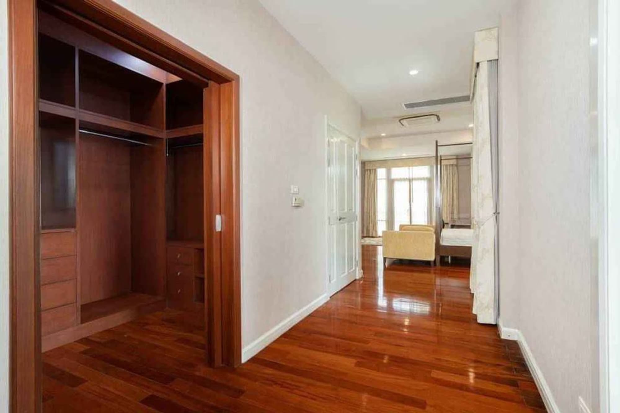 4 Bedroom House - Image 12