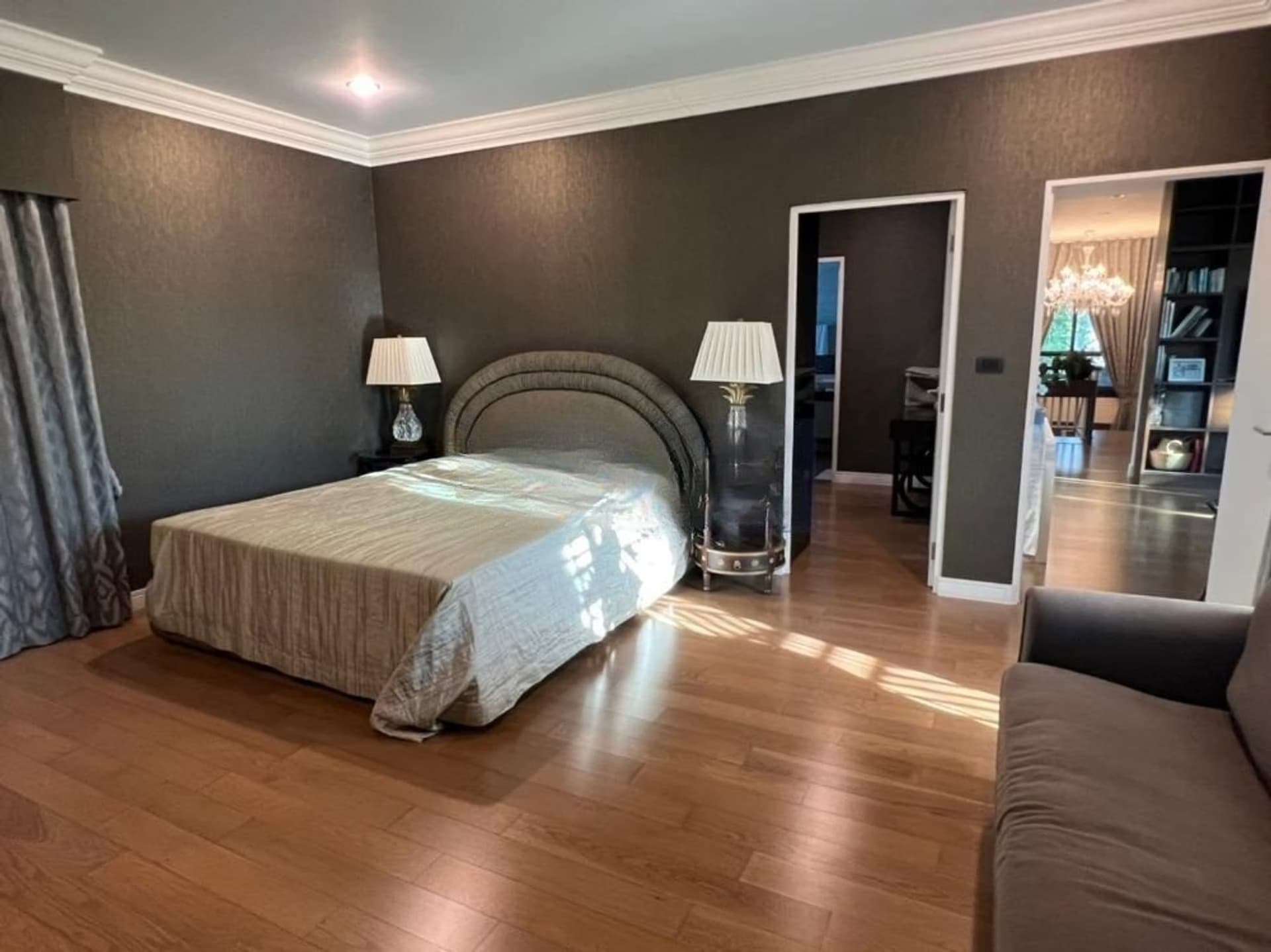 4 Bed House for Rent in Prawet - Image 9
