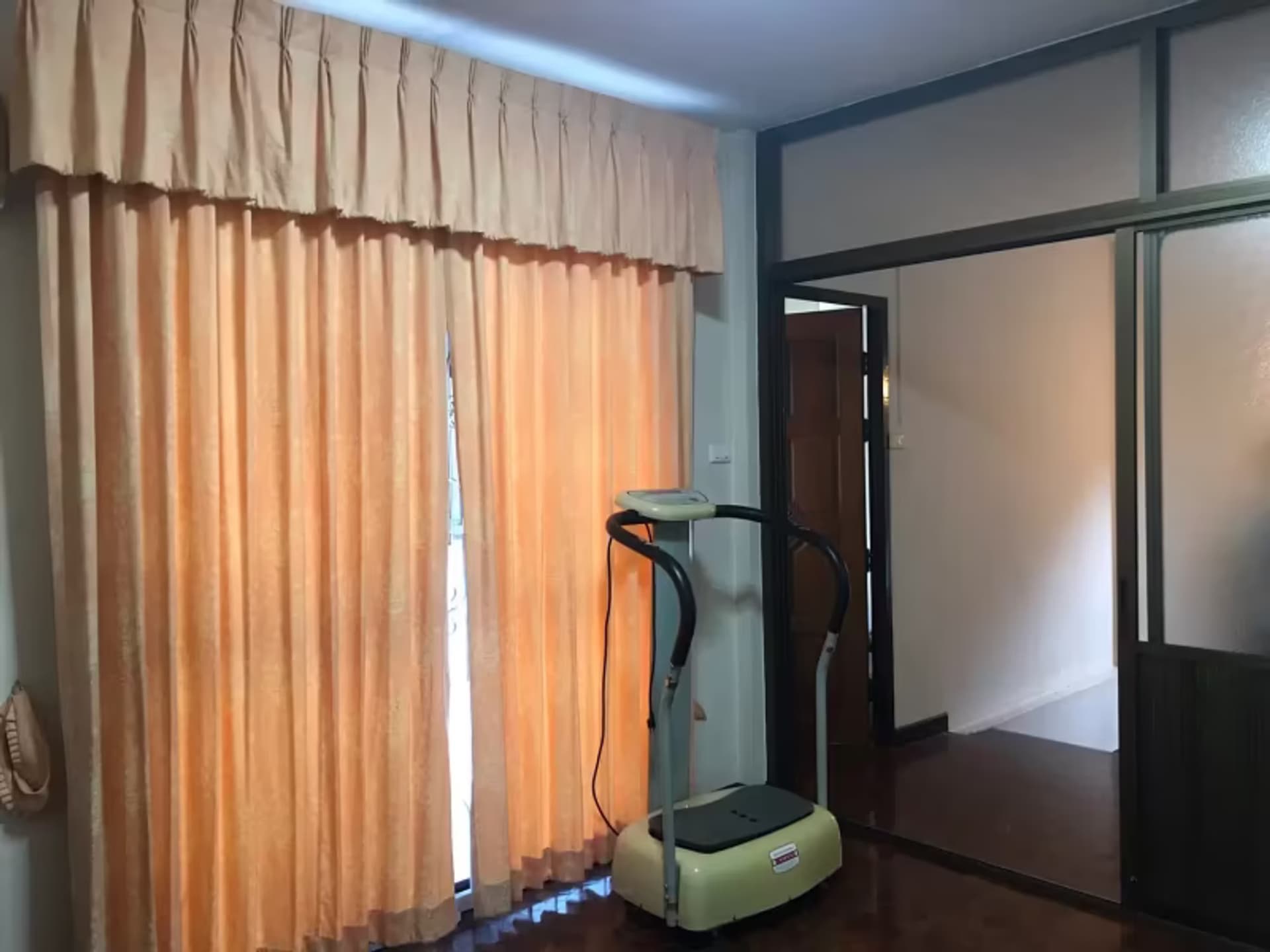 5 Bedroom House - Image 8