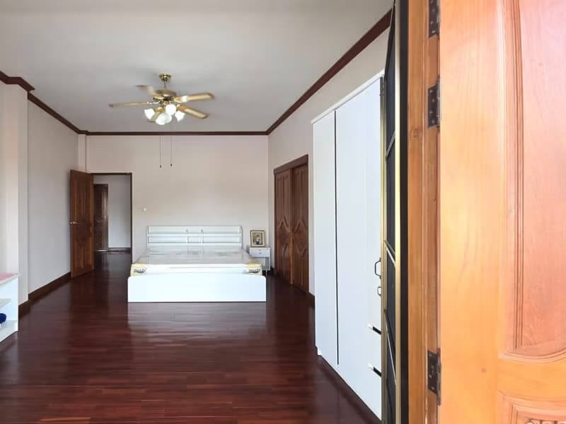5 Bed House for Sale in Doi Saket District