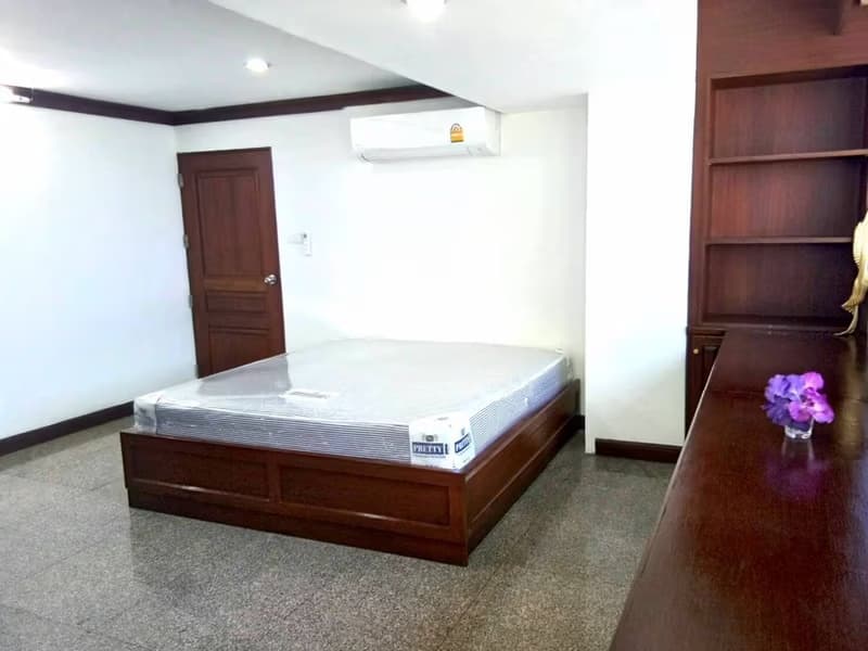 3 Bed Condo for Rent in Watthana