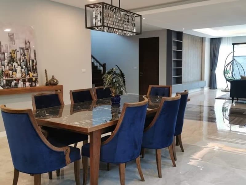 6 Bed House for Sale in San Sai District