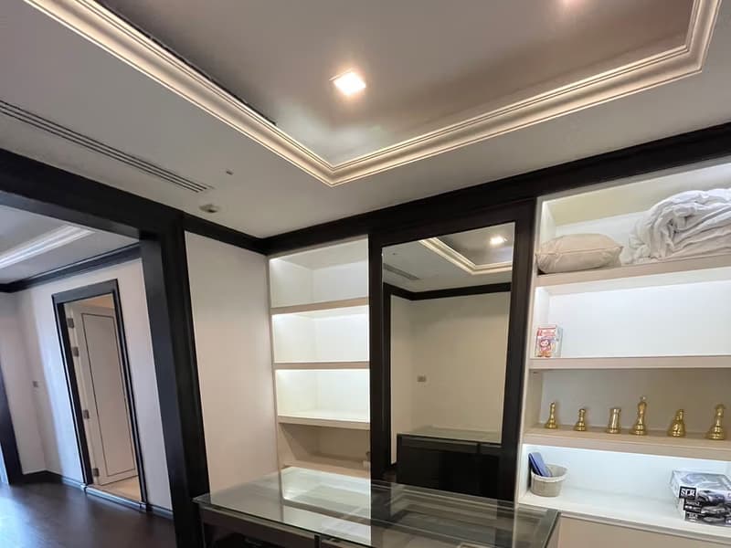 Condo for Sale at State Tower Bangkok