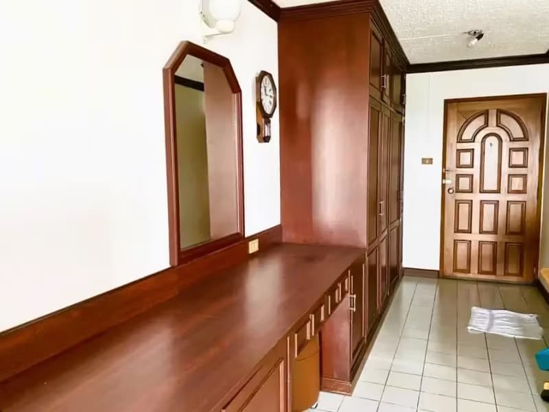 1 Bedroom Condo