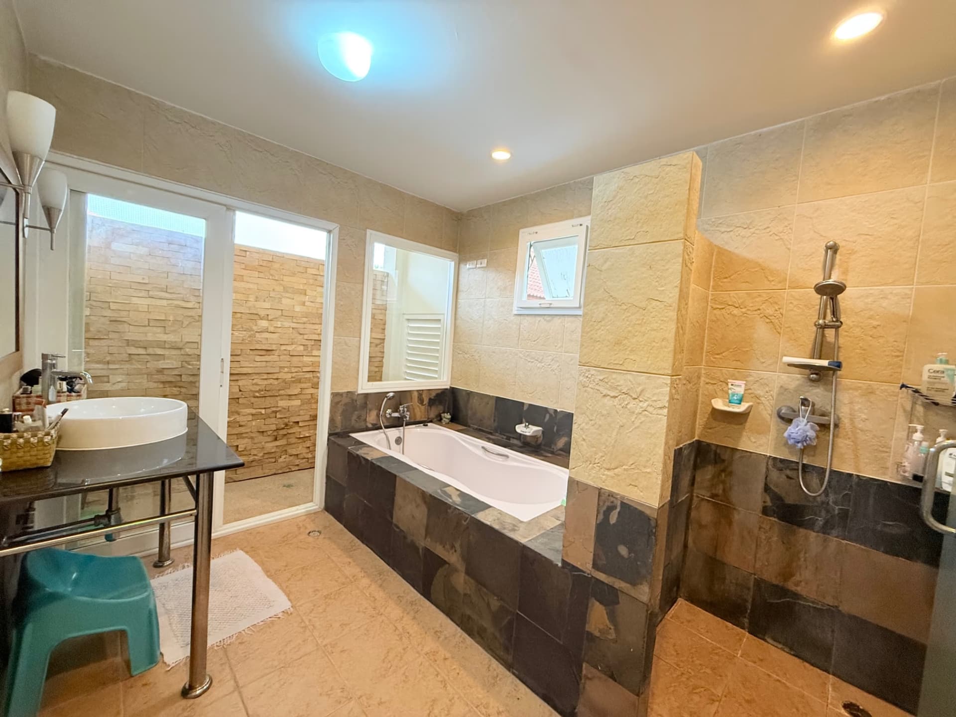 4 Bed House for Sale in Hang Dong - Image 29
