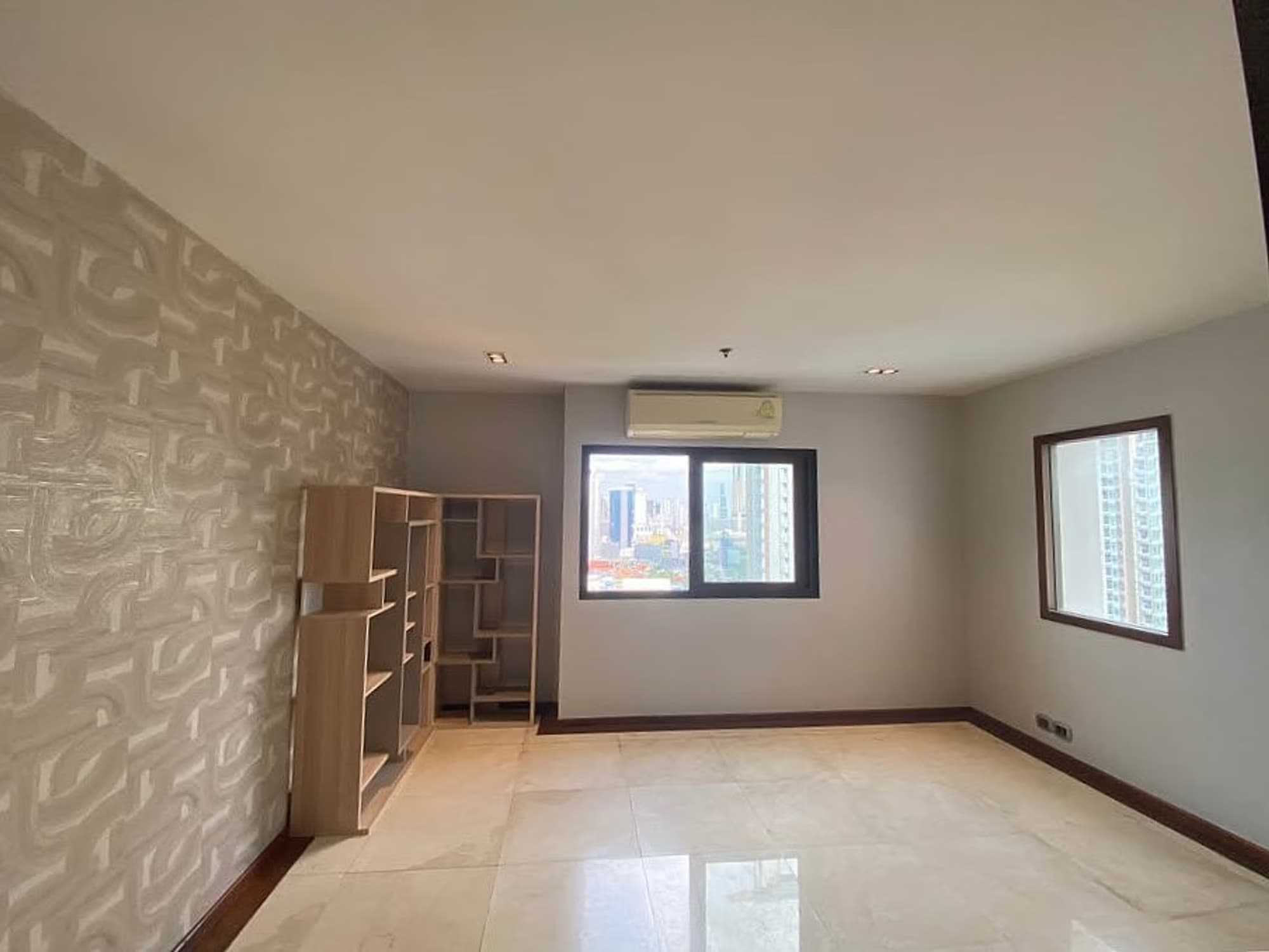 3 Bed Condo for Rent and Sale in Watthana - Image 9