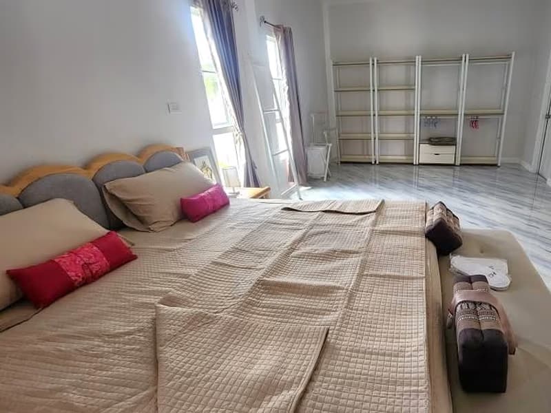 2 Bed House for Rent in Saraphi District