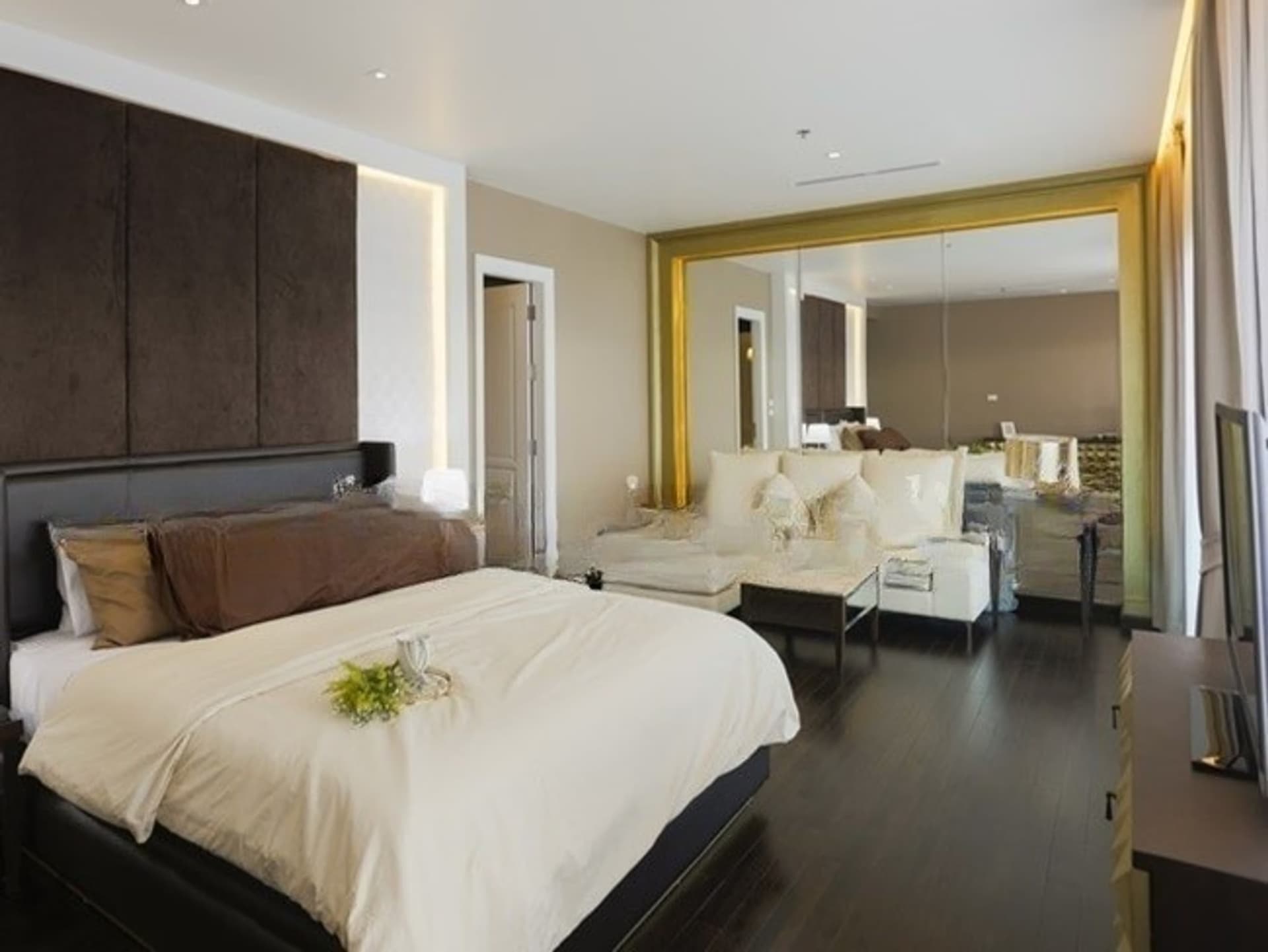 1 Bed Condo for Sale in Mueang Chiang Mai - Image 1