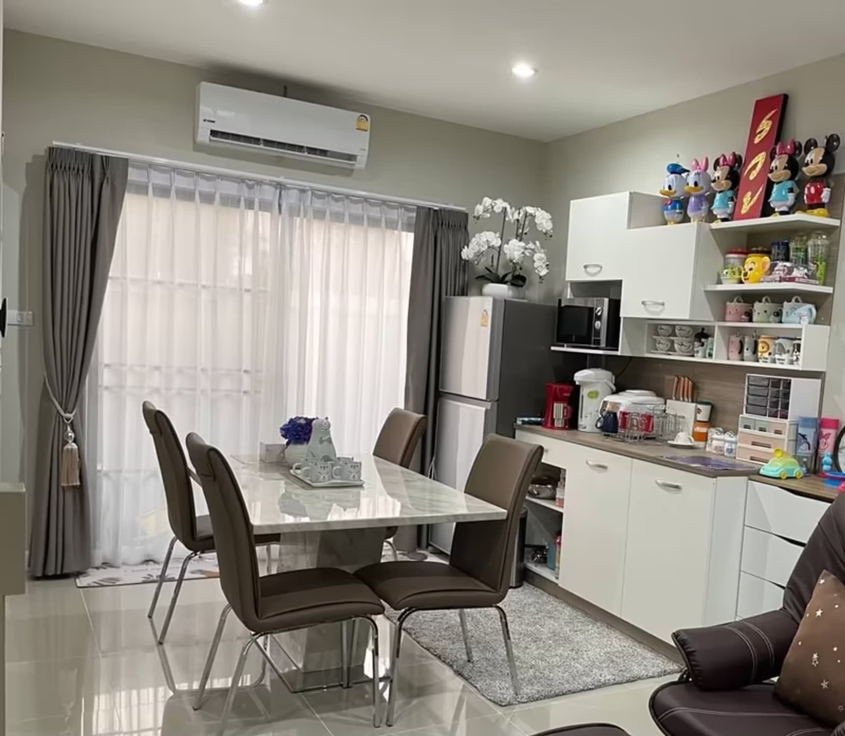 4 Bedroom House - Image 5