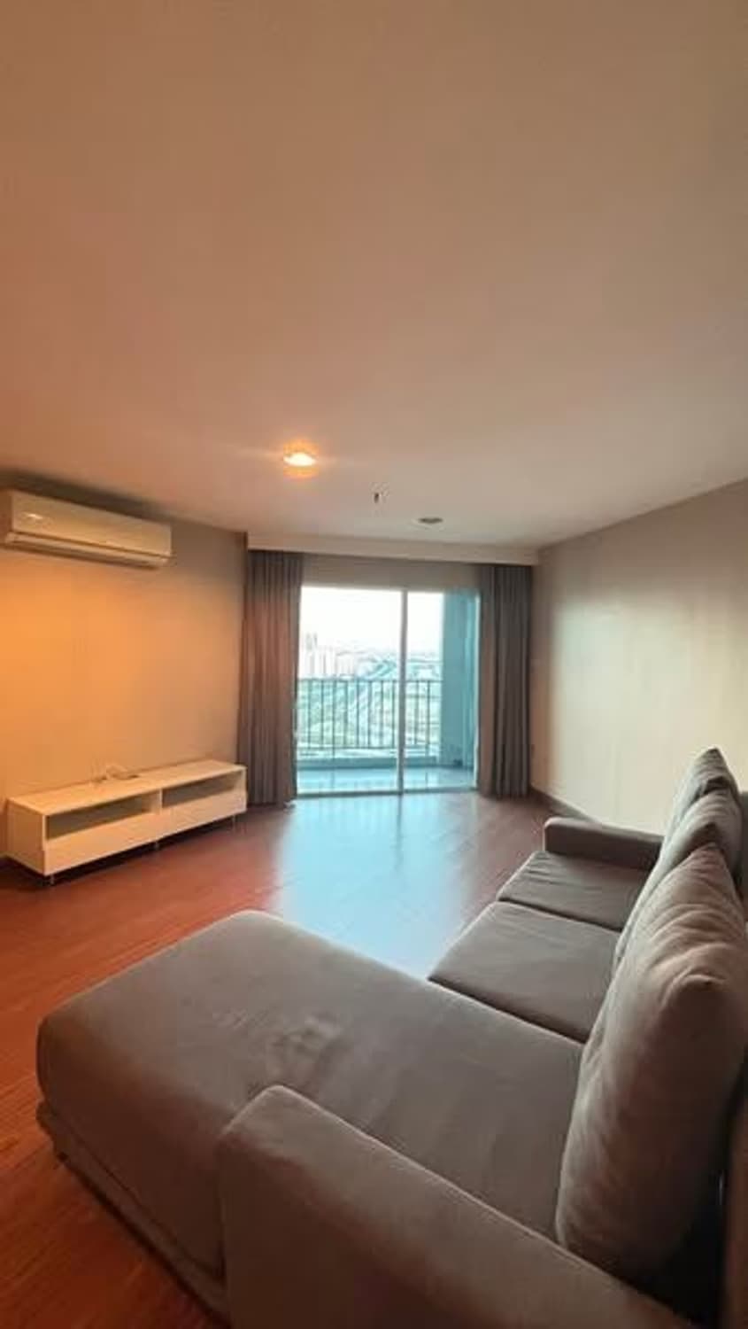 2 Bed Condo for Sale in Huai Khwang - Image 3
