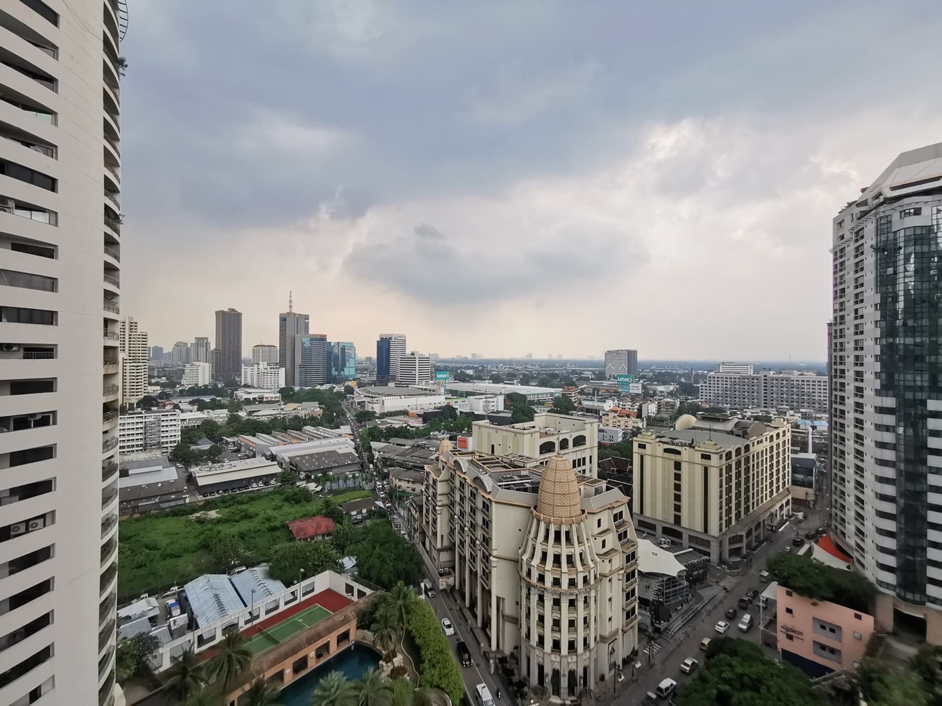 2 ห้องนอน คอนโด สำหรับ ขาย ใน Khlong Toei - Image 7