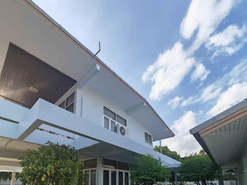 3 Bed House for Rent in Phaya Thai