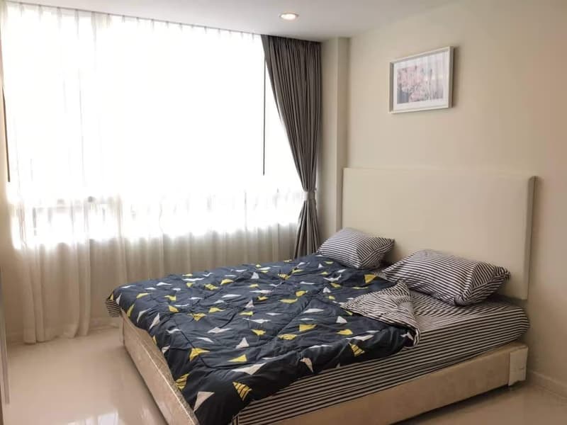 1 Bedroom Condo