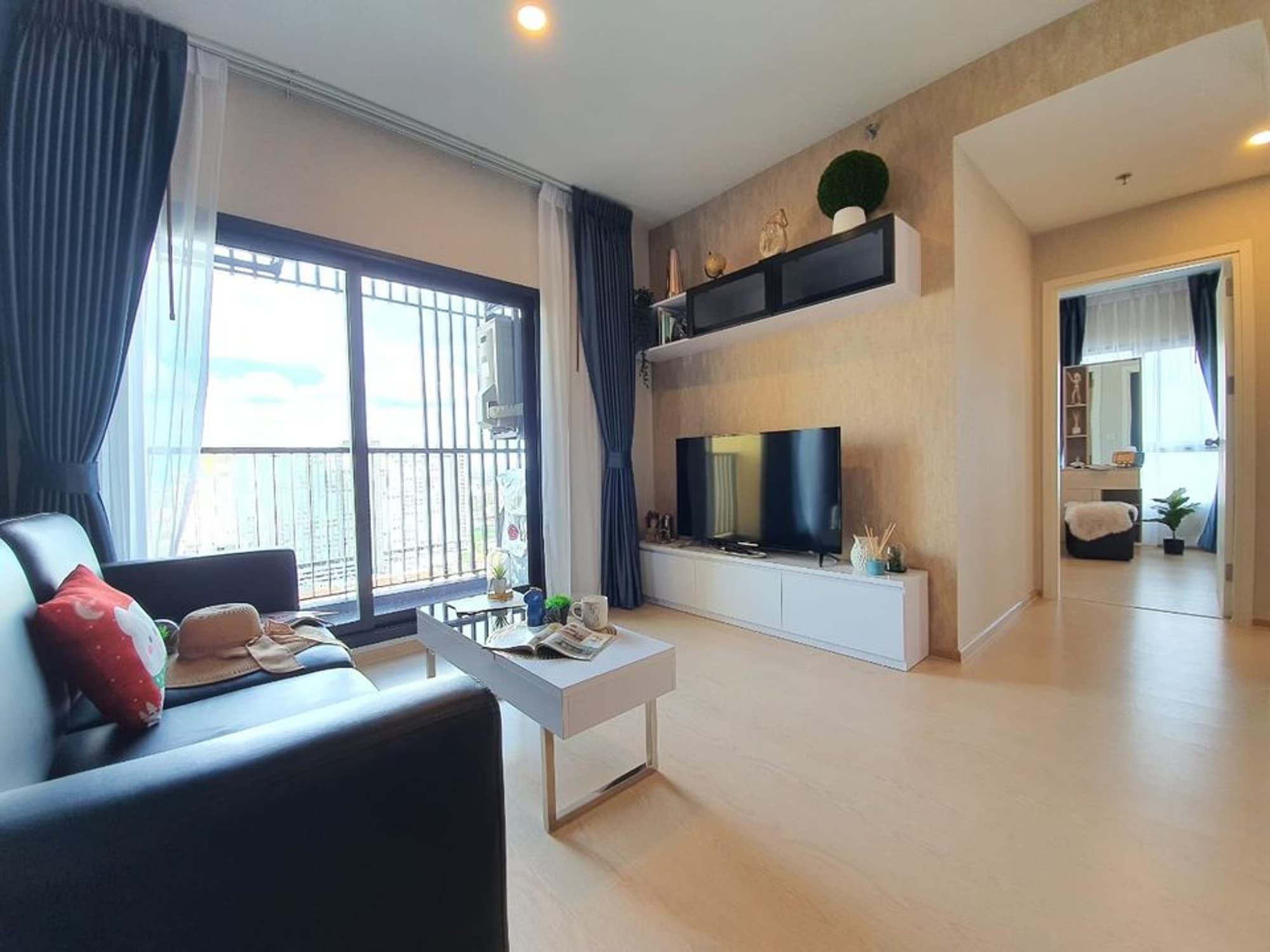 2 ห้องนอน Condo สำหรับ ขาย ใกล้ Ekkamai BTS - Image 1