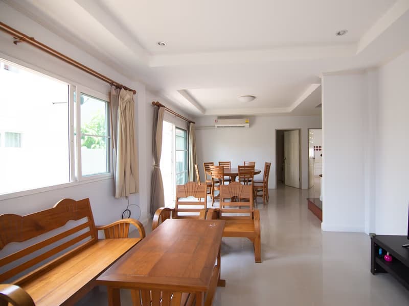 4 Bed House for Rent in Mueang Chiang Mai