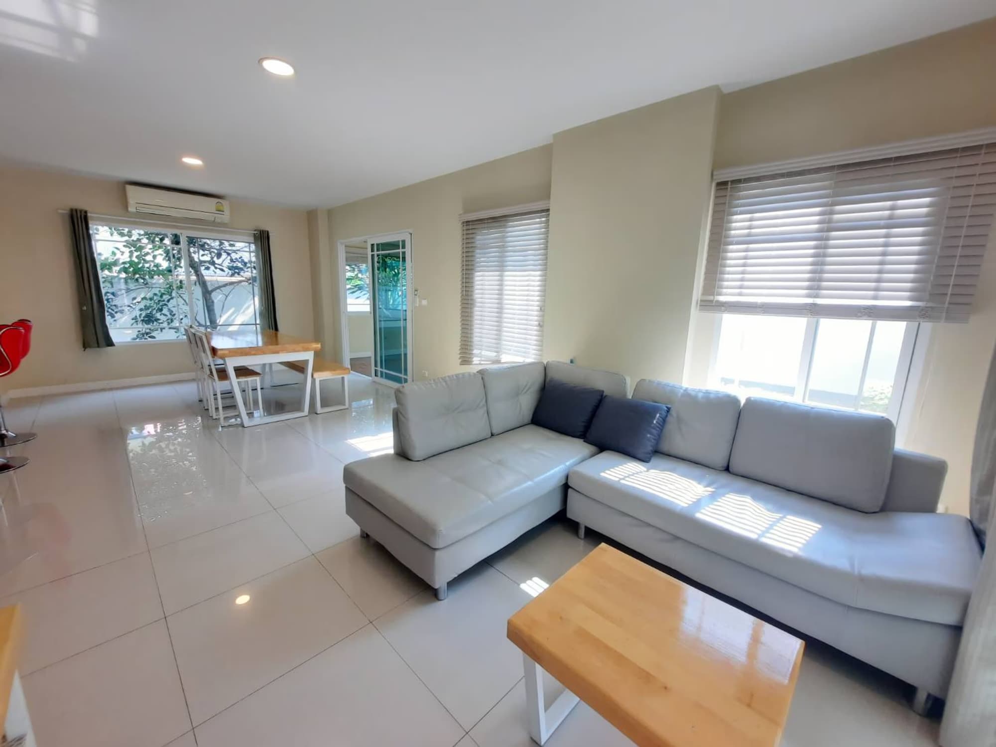 4 Bed House for Rent in Mueang Chiang Mai - Image 3