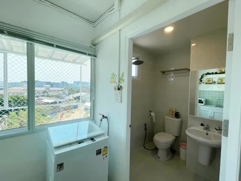 1 Bedroom Condo