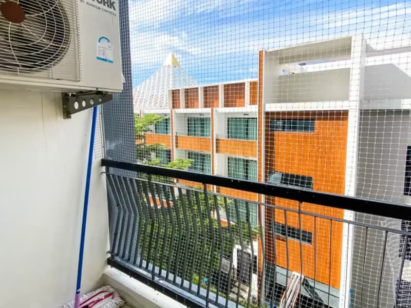 1 Bedroom Condo