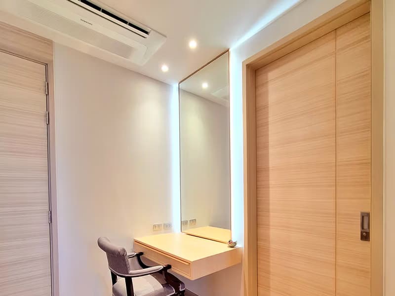 Condo for Rent at Bearing Residence