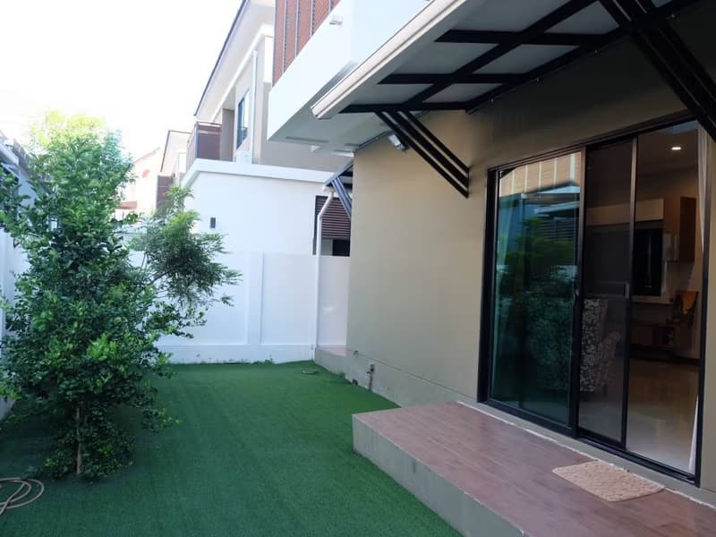 4 Bed House for Rent in Bang Phli