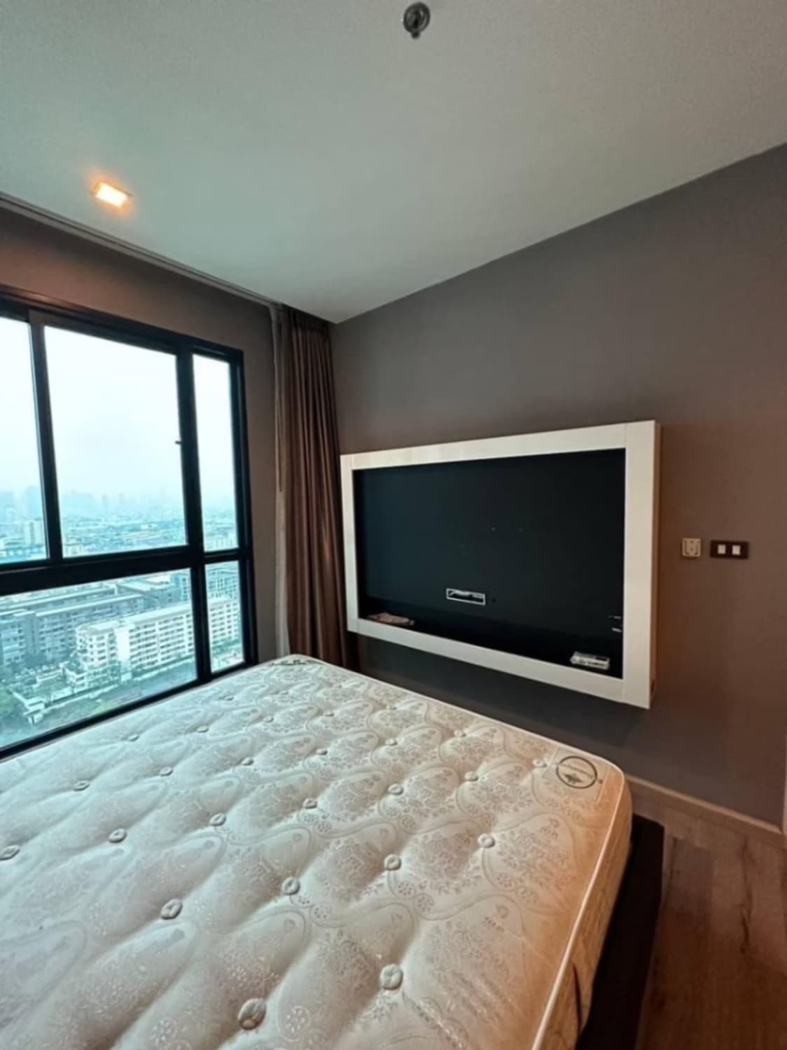 1 Bed Condo for Rent in Din Daeng - Image 4