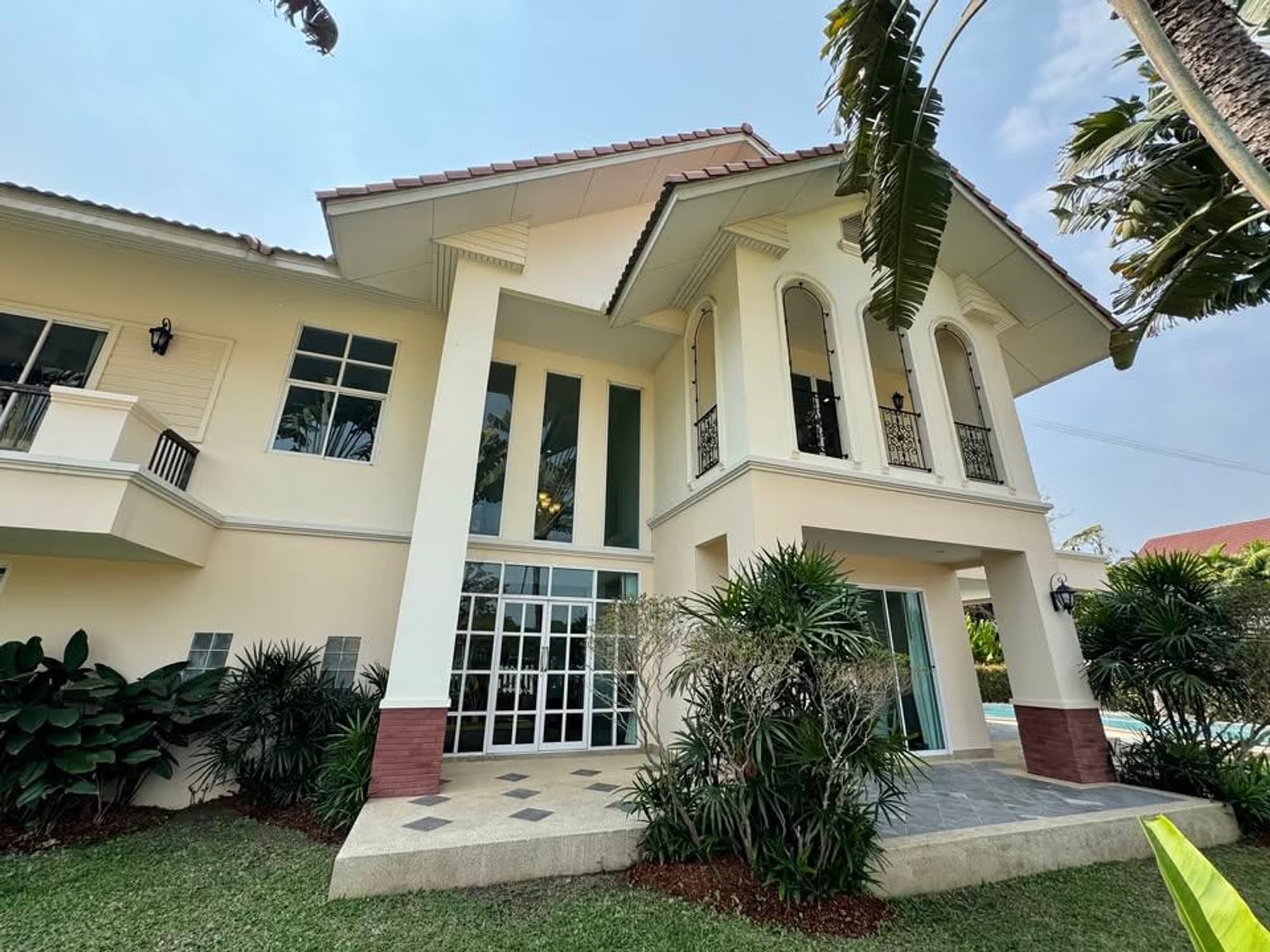 4 Bed House for Rent in Hang Dong District - Image 8