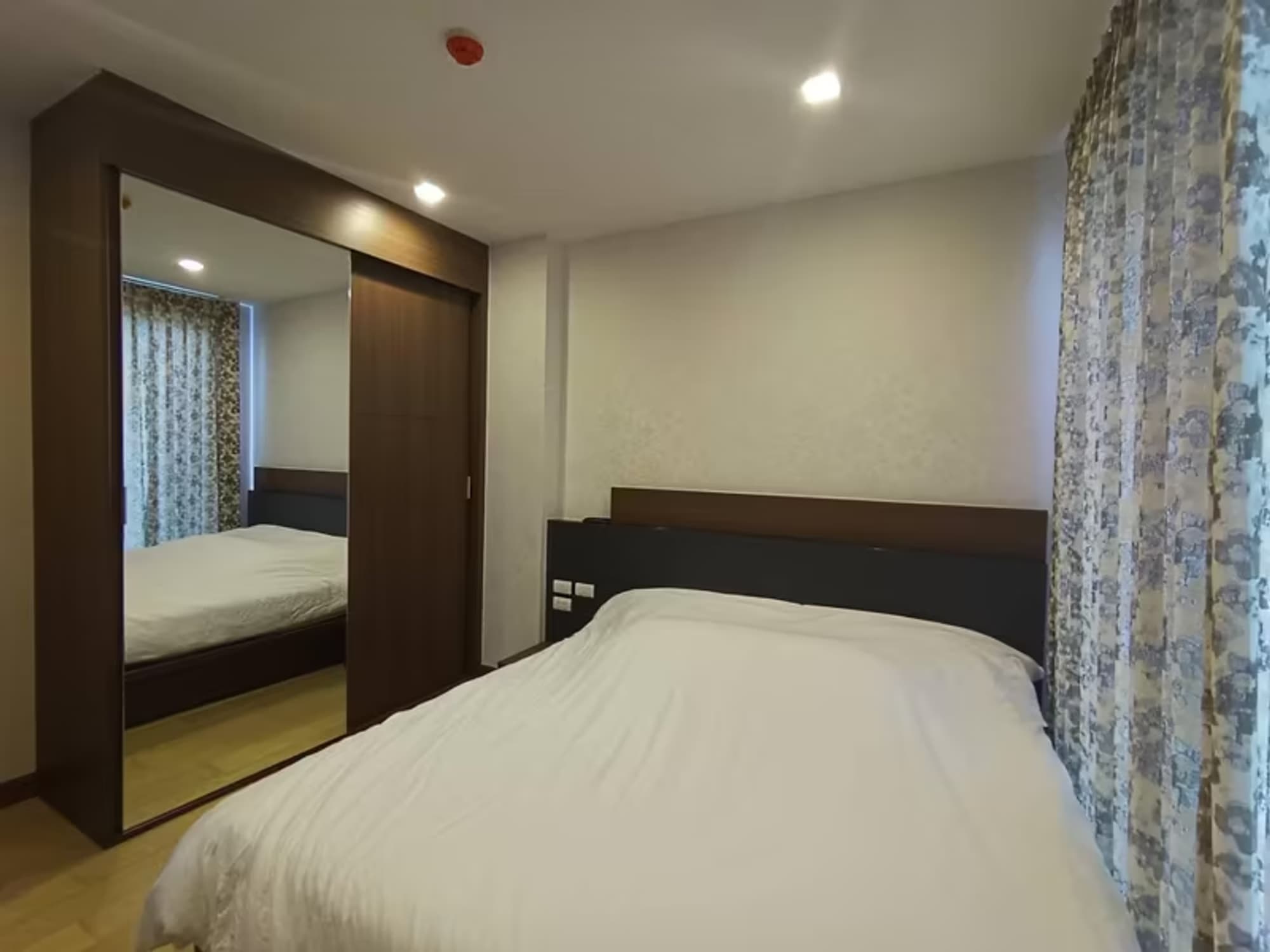 2 Bedroom Condo - Image 10