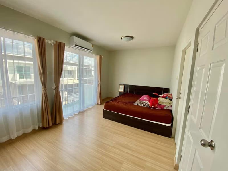 3 Bed Townhouse for Rent in Saraphi