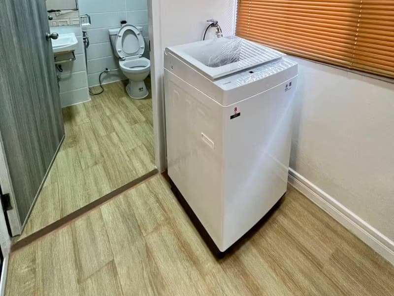 Condo for Sale at Sri Anant Condo  