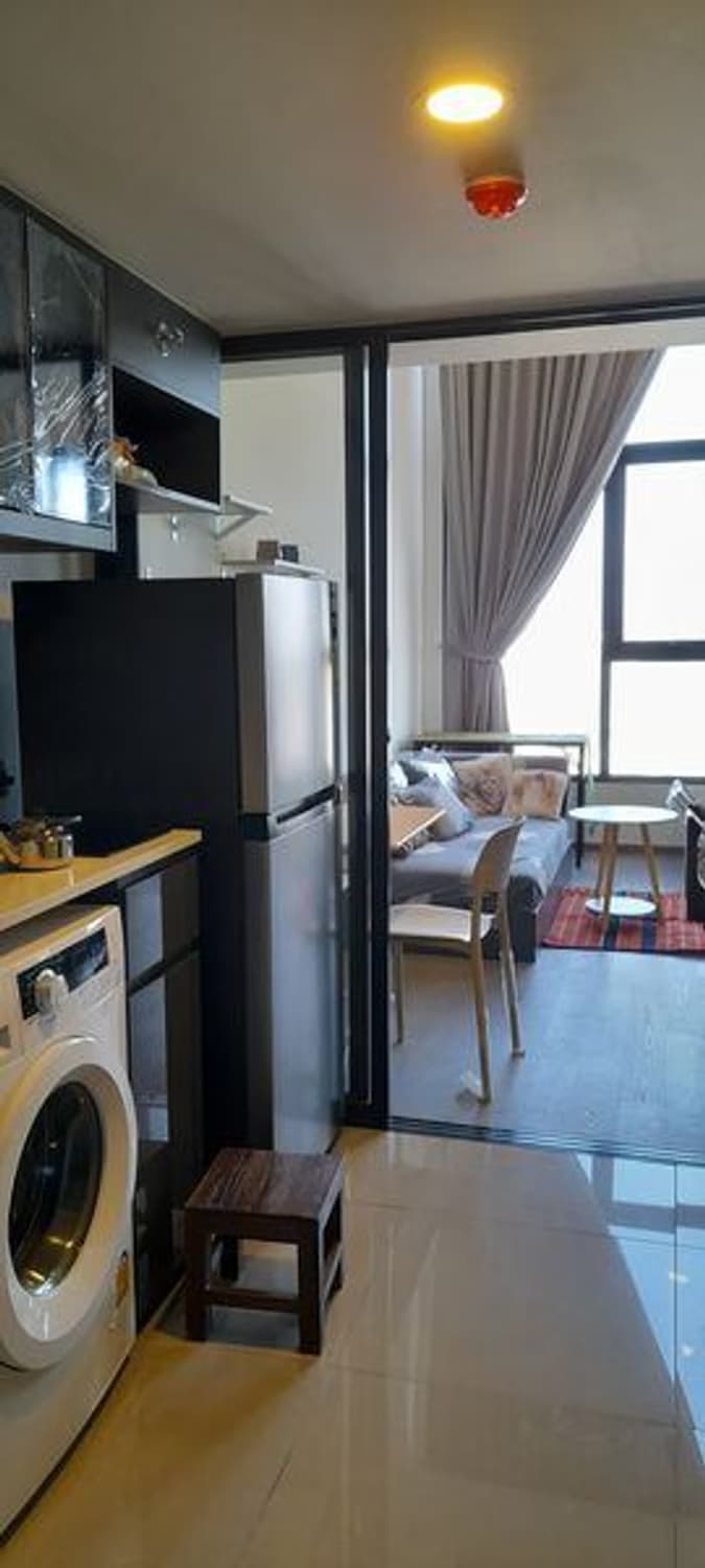 1 Bed Condo for Rent in Bang Rak - Image 3