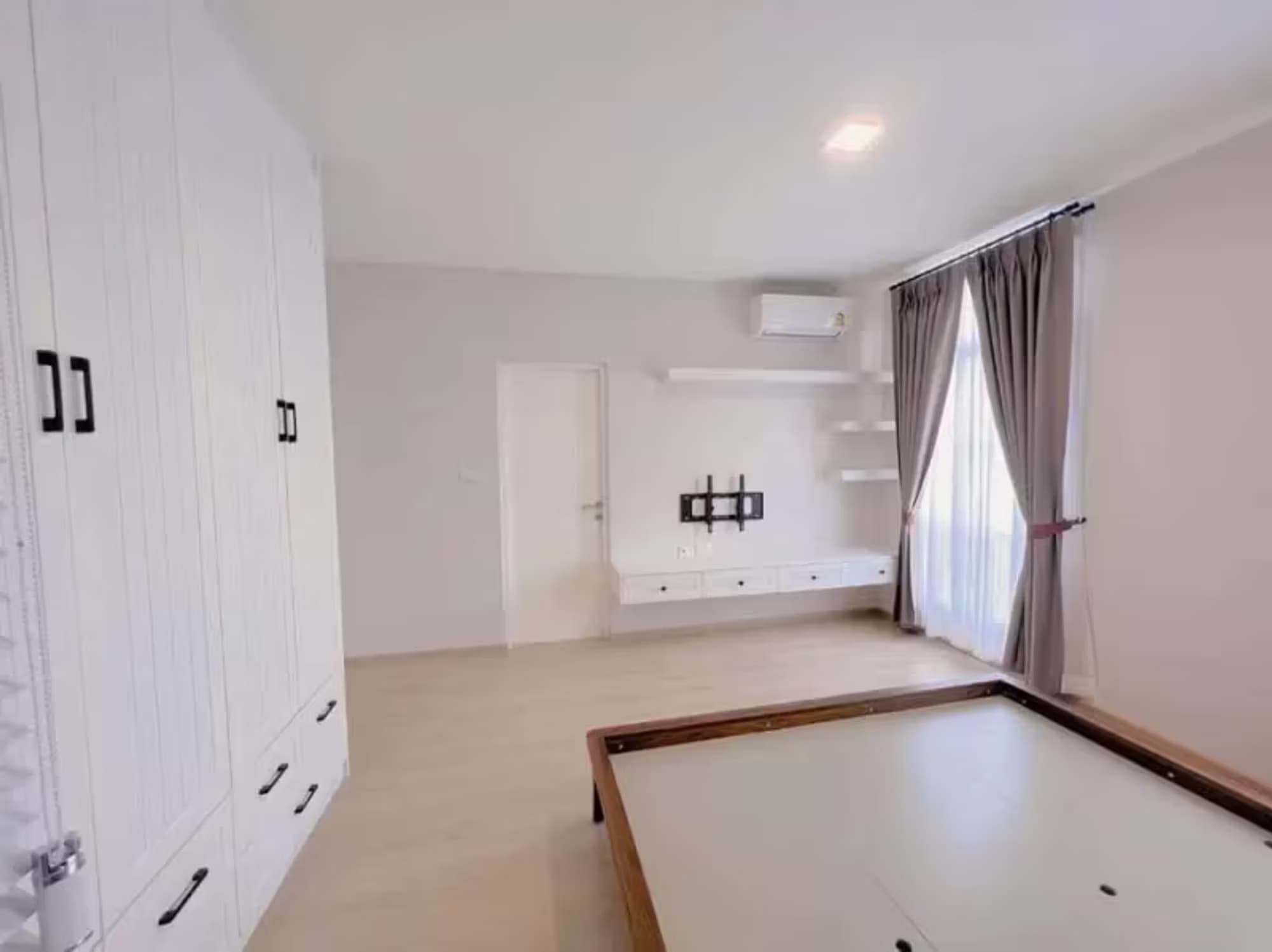 3 Bedroom House - Image 17