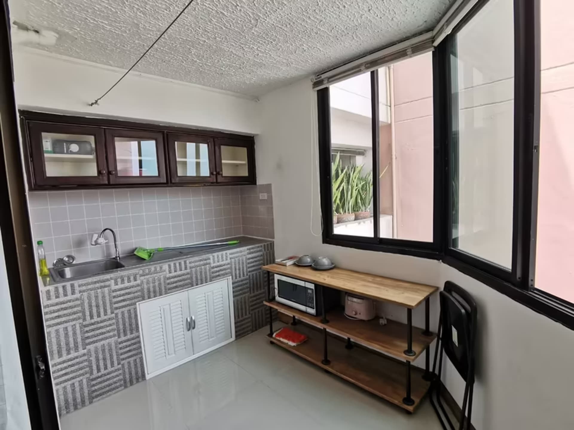 1 Bedroom Condo - Image 4