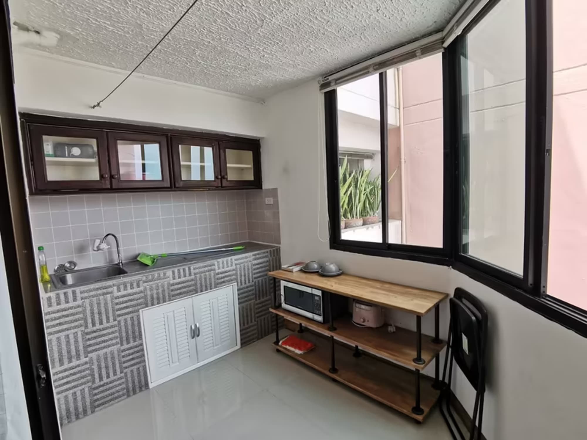 1 Bedroom Condo - Image 4