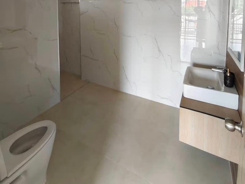 4 Bed House for Sale in Saraphi