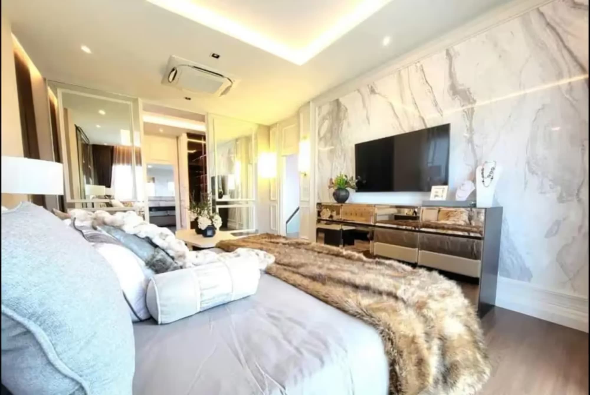 5 Bedroom House - Image 9