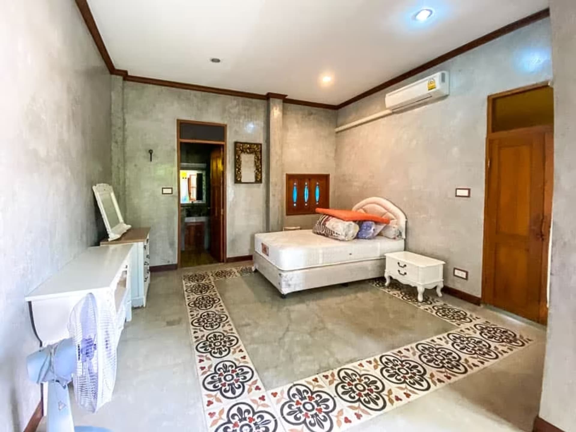 3 Bedroom House - Image 17