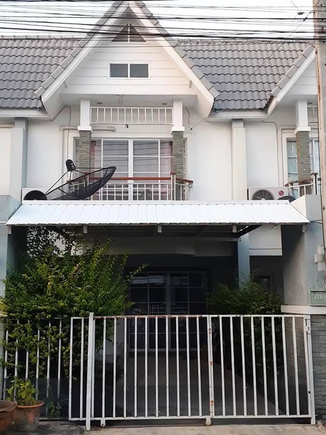 2 卧室 联排别墅 用于 出租 在 San Kamphaeng District - Image 1