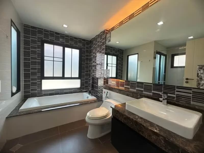 4 Bedroom House