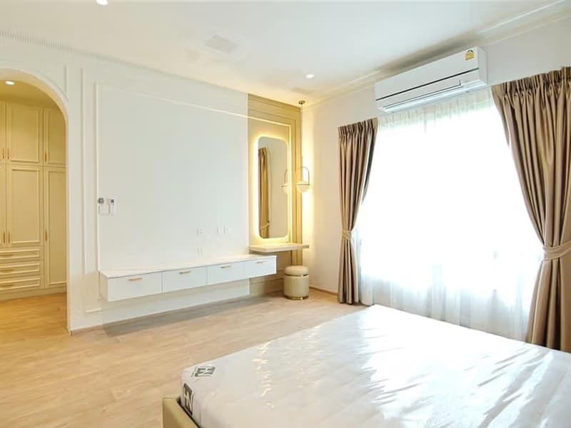 5 Bed House for Rent and Sale in Prawet