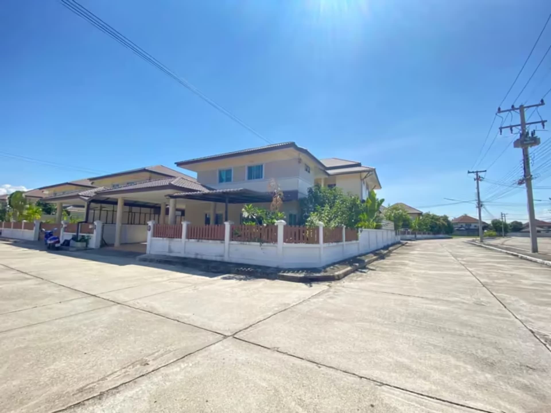 4 Bedroom House - Image 1