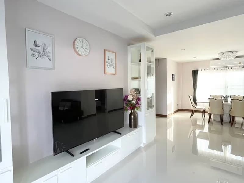 4 Bed House for Rent in San Sai