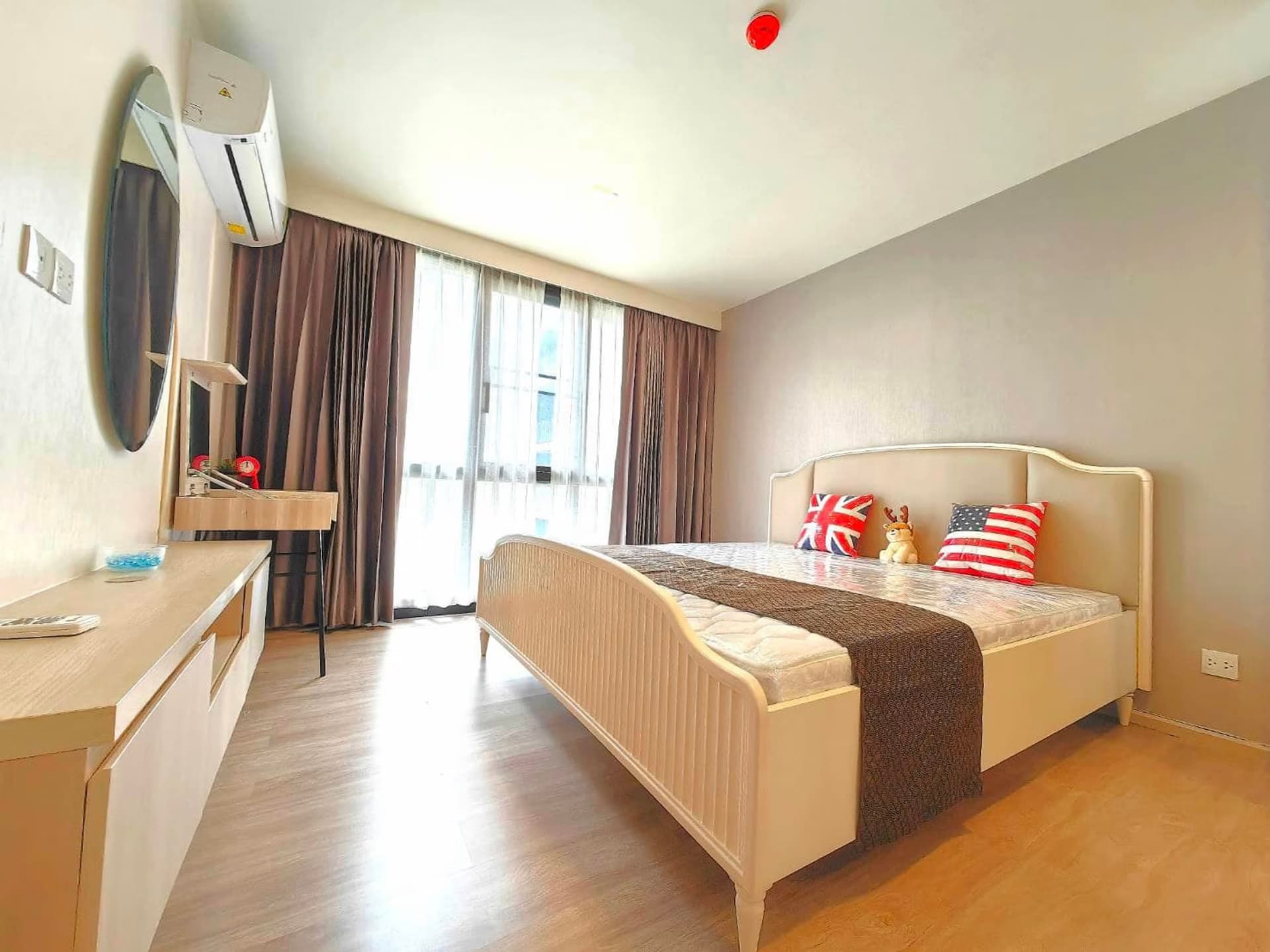 2 Bed Condo for Rent and Sale  Near Thailand Cultural Centre MRT - Image 4