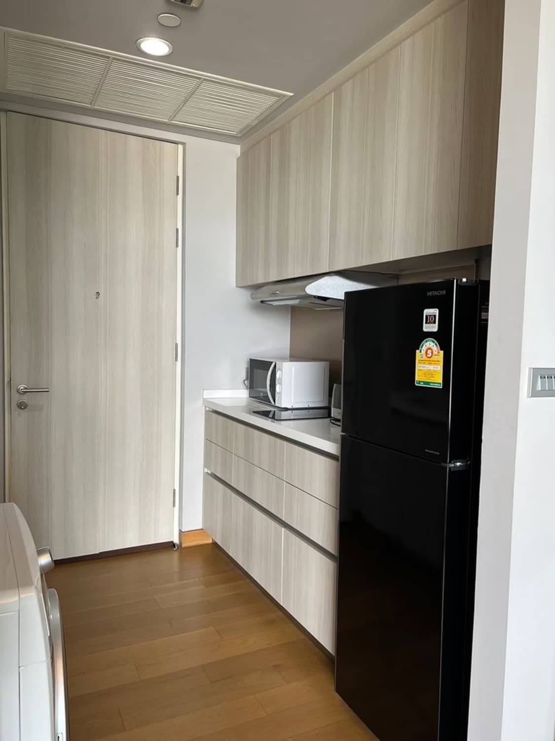 Condo for Rent at The Lumpini 24 - Image 7
