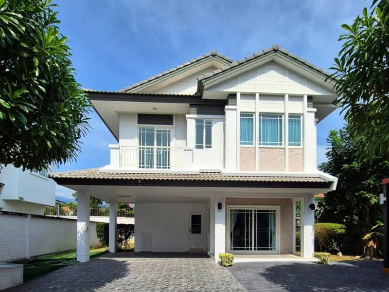 4 Bed House for Rent in Mueang Chiang Mai