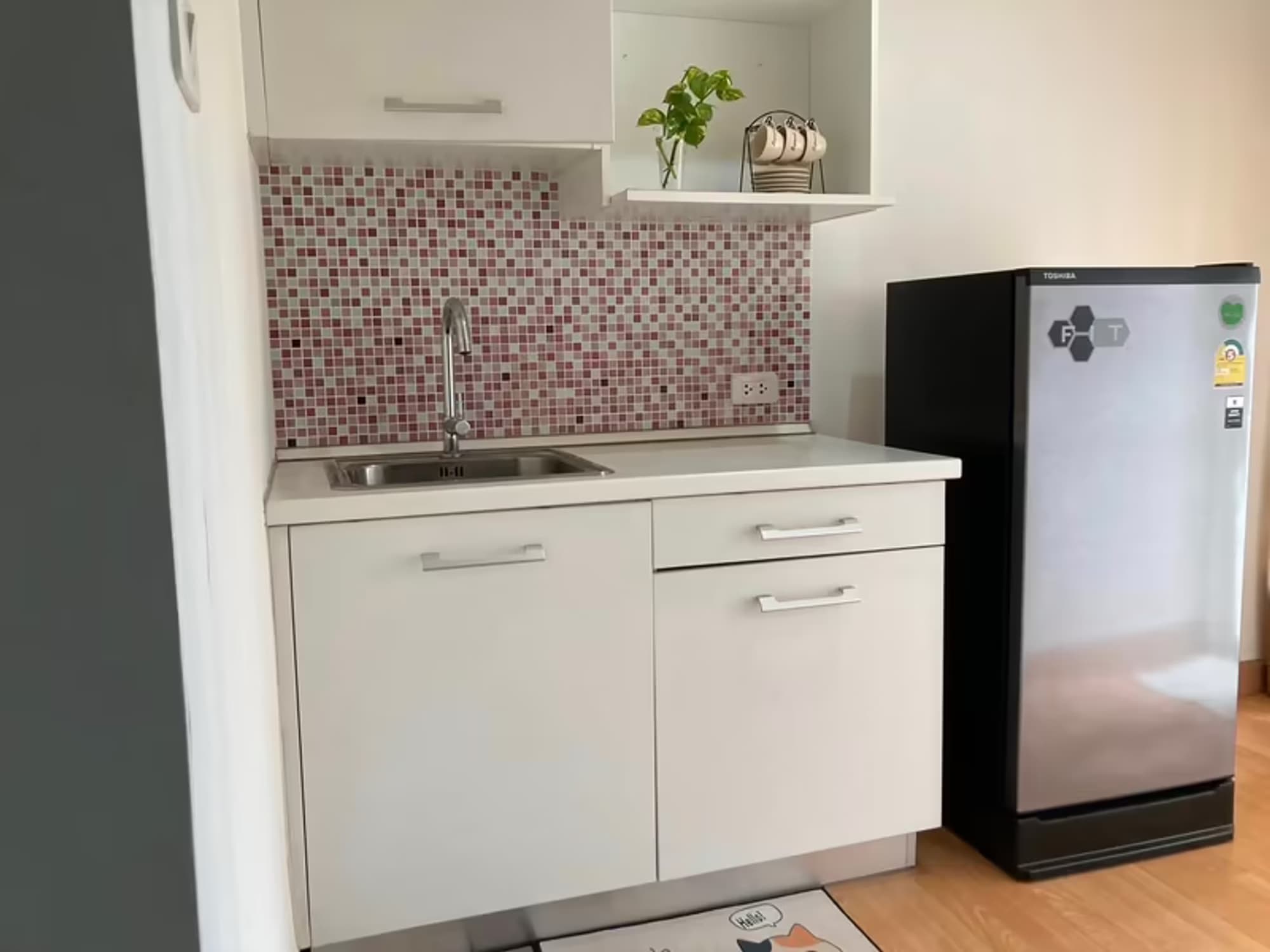 1 Bedroom Condo - Image 1