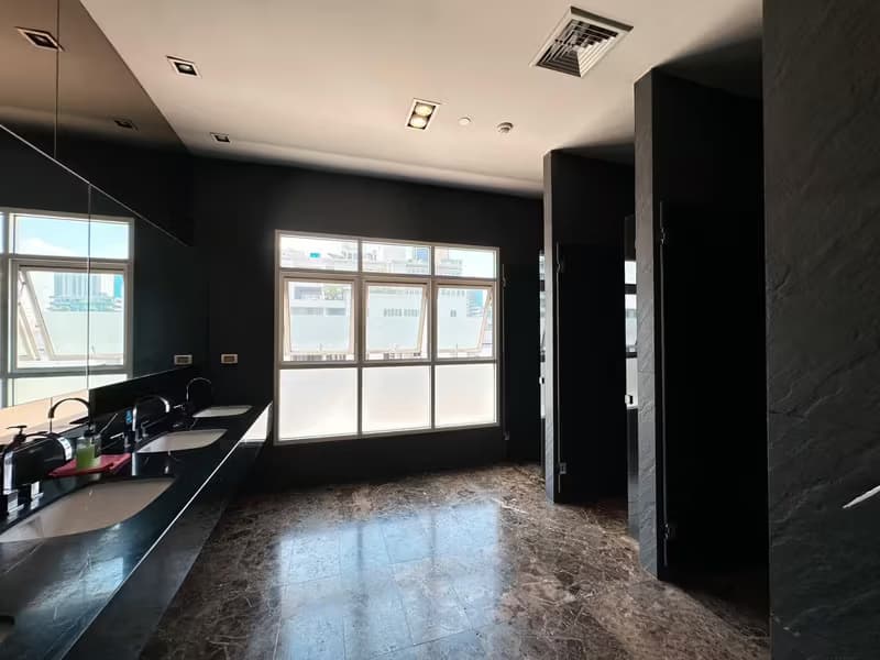 1 Bedroom Condo